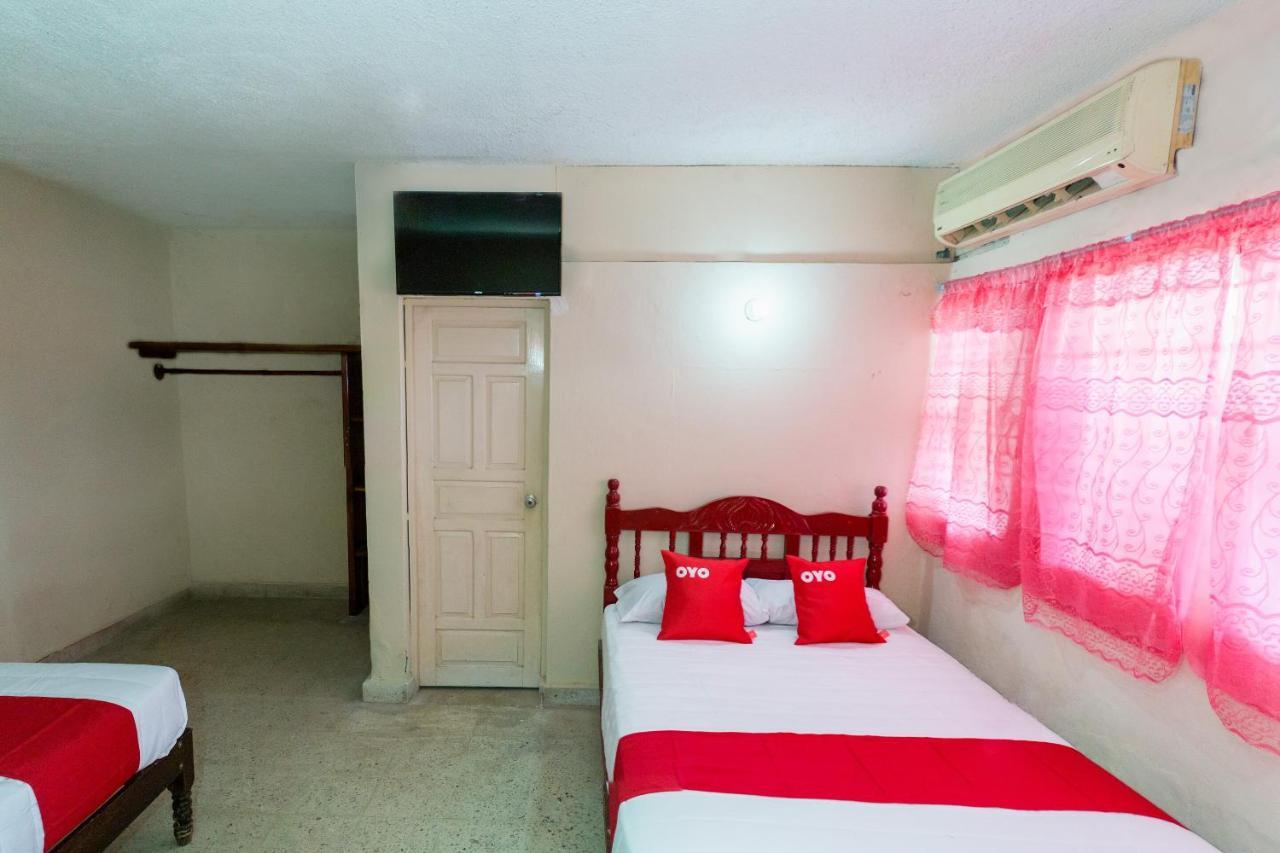 Oyo Hotel Rubi Zihuatanejo Exterior foto